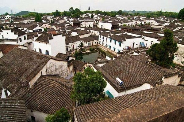 Làng Gia Cát nhìn từ trên cao.