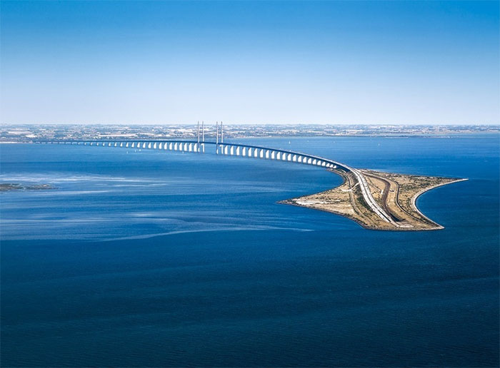 Cầu Oresund, Đan Mạch và Thụy Điển