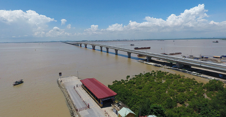 Cầu vượt biển Tân Vũ-Lạch Huyện