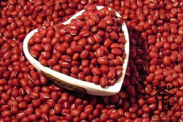Vào ngày lễ Thất Tịch, ăn đậu đỏ cũng được xem là đồng nghĩa với việc cầu duyên.